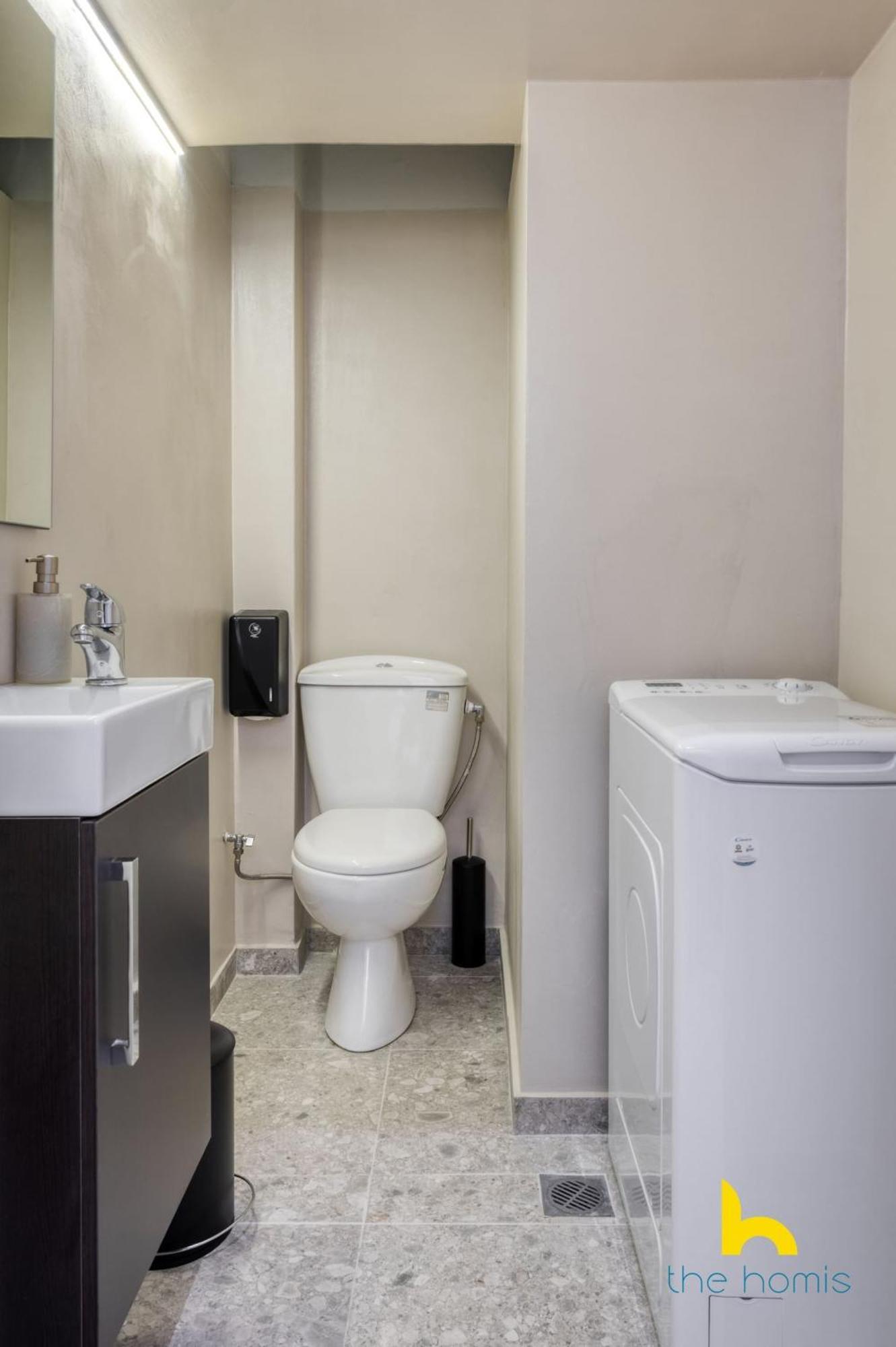 Contemporary 2-Bdr Apt Near Kalimarmaro & Alsos Park! Atene Esterno foto