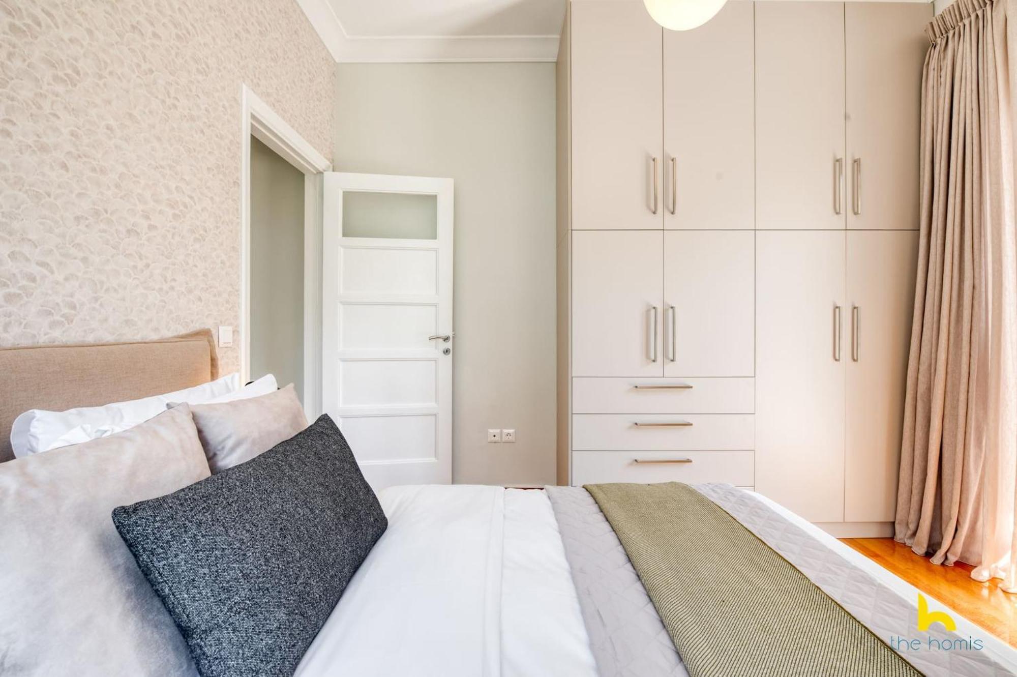 Contemporary 2-Bdr Apt Near Kalimarmaro & Alsos Park! Atene Esterno foto