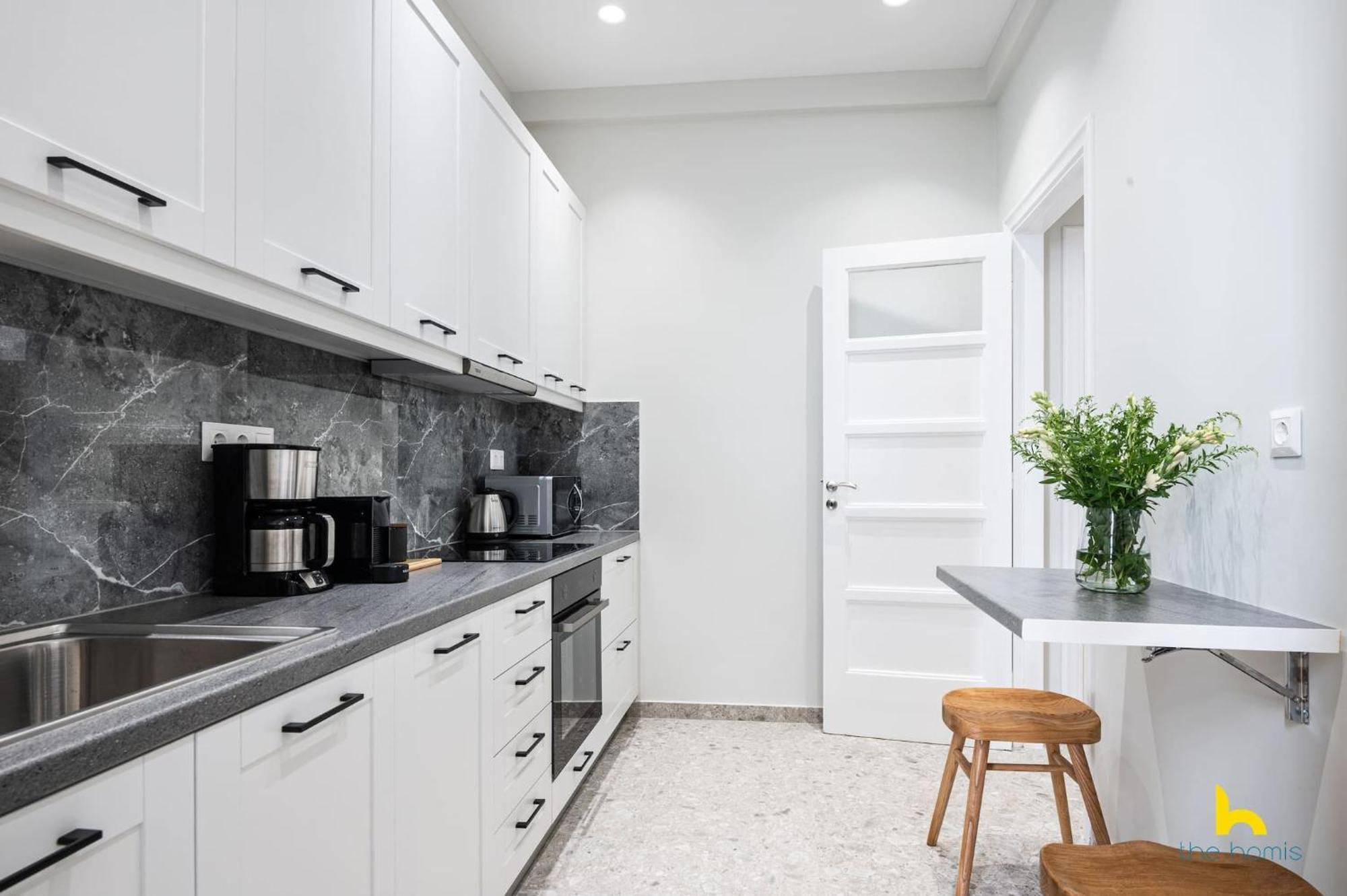 Contemporary 2-Bdr Apt Near Kalimarmaro & Alsos Park! Atene Esterno foto